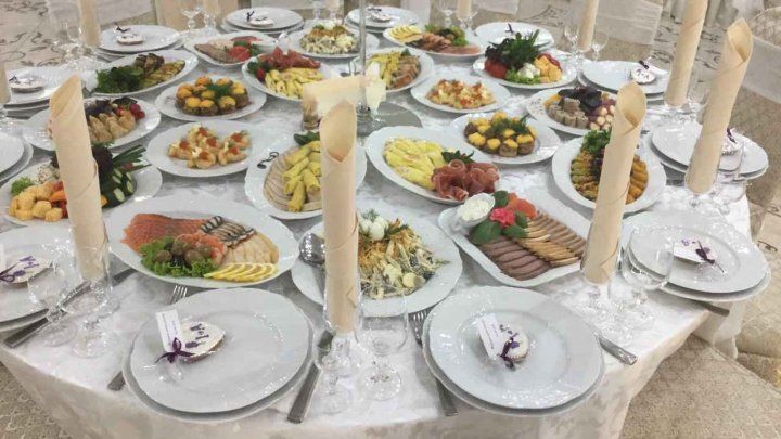 В селе Лозова временно закрыли кафе после случая массового отравления.