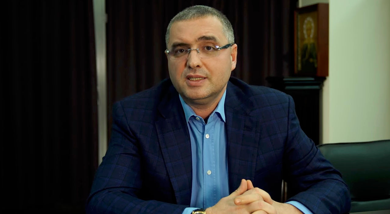 Усатый: Давайте перестанем мечтать и будем работать.