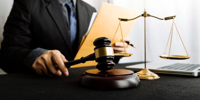 Мужчину приговорили к 11 годам заключения за мошенничество на сумму более 400 тысяч леев.