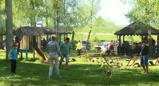 В зонах отдыха беседки занимали заранее. 