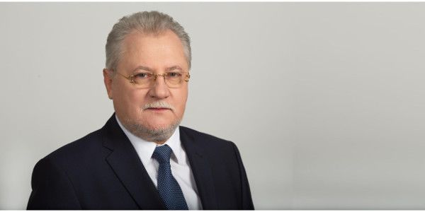 Vea­ce­slav Untila locu­ieste intr-un imo­bil de lux, pe care nu l-a indi­cat declarat.
