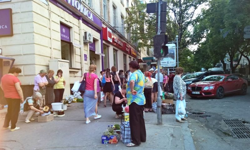 Capitala gheretelor: Cât adună Primăria din taxarea comerţului stradal. Foto:mold-street.com
