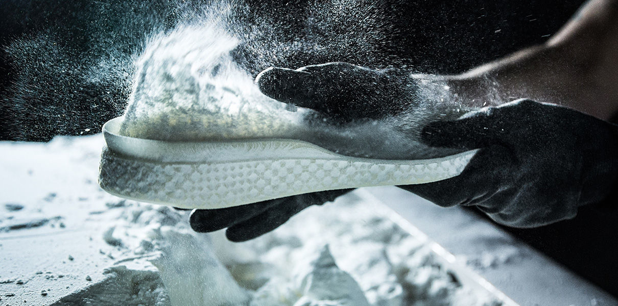 Adidas запустила производство кроссовок с 3D-печатной подошвой.