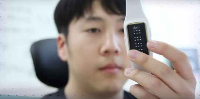 Dot синхронизируется со смартфонами по Bluetooth-соединению.