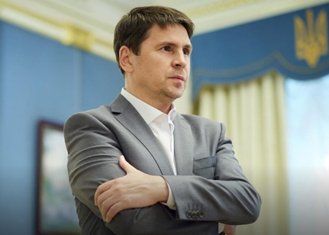 Подоляк: Украина не видит признаков того, что Россия оставляет Херсон без боя.