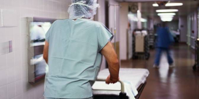 Numărul deceselor cauzate de gripă în România a ajuns la 104