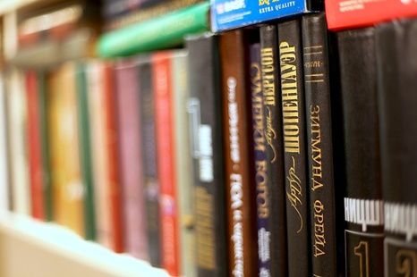 Самыми активными читателями остаются студенты и школьники.