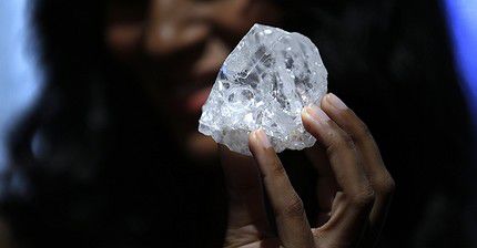 Алмазу Lesedi la Rona («Наш свет») три миллиарда лет.