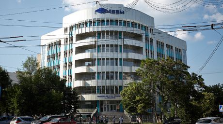 Studenţii de la ASEM vor susţine doar teza de licenţă şi nu toate examenele de stat. Foto: publika.md