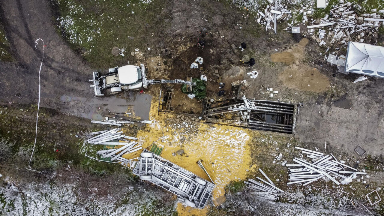 Польша официально заявила, что в Пшеводуве упала украинская ракета.