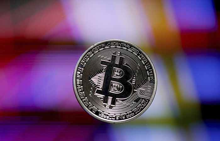 Курс биткойна опустился до минимума более чем за месяц.