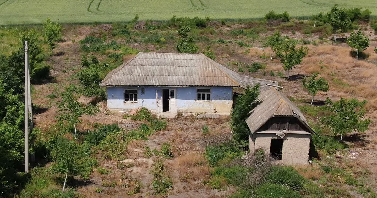 Tot mai multe așezări din nordul Moldovei devin sate-fantomă.