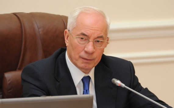 На оценки всех рейтинговых агентств влияет политический вопрос» ,- считает Азаров. Фото: infosmi.net