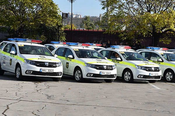 Peste 2.000 de polițiști din Moldova au primit tehnică nouă