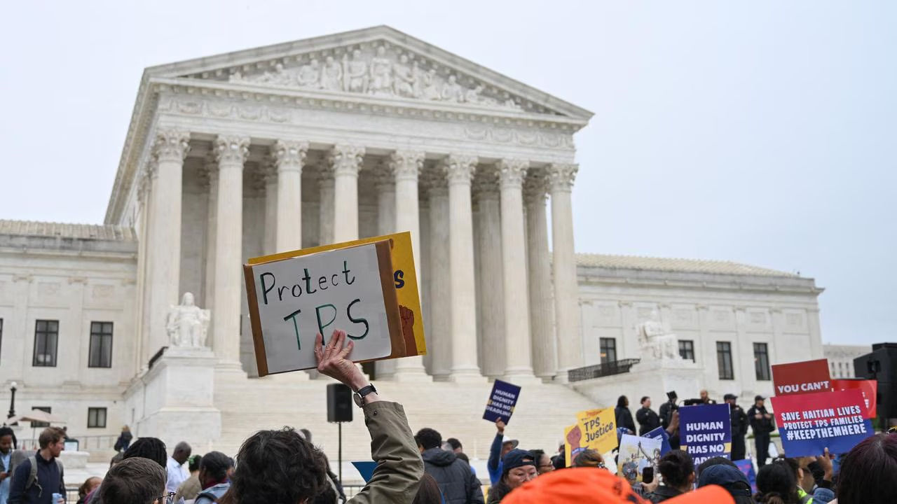 Curtea Supremă a SUA a susținut inițiativele lui Trump de restricționare a imigrației.