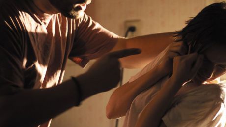Parlamentarii vor pedepse mai aspre pentru cei care îşi agresează membrii familiei. Foto: lincolncounty-cadv.org