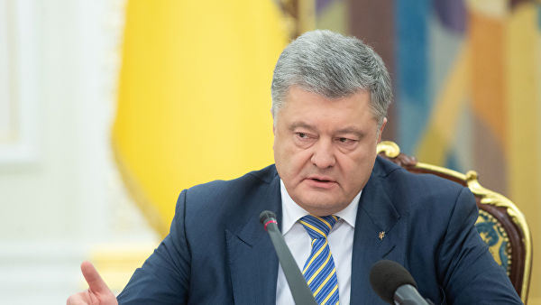 Порошенко заявил, что пока не готов обсуждать участие в выборах главы государства в марте 2019 года.