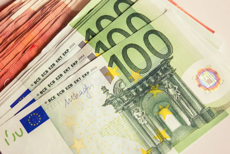Bancnote false în valoare de aproape un miliard de euro, confiscate în portul Constanța.