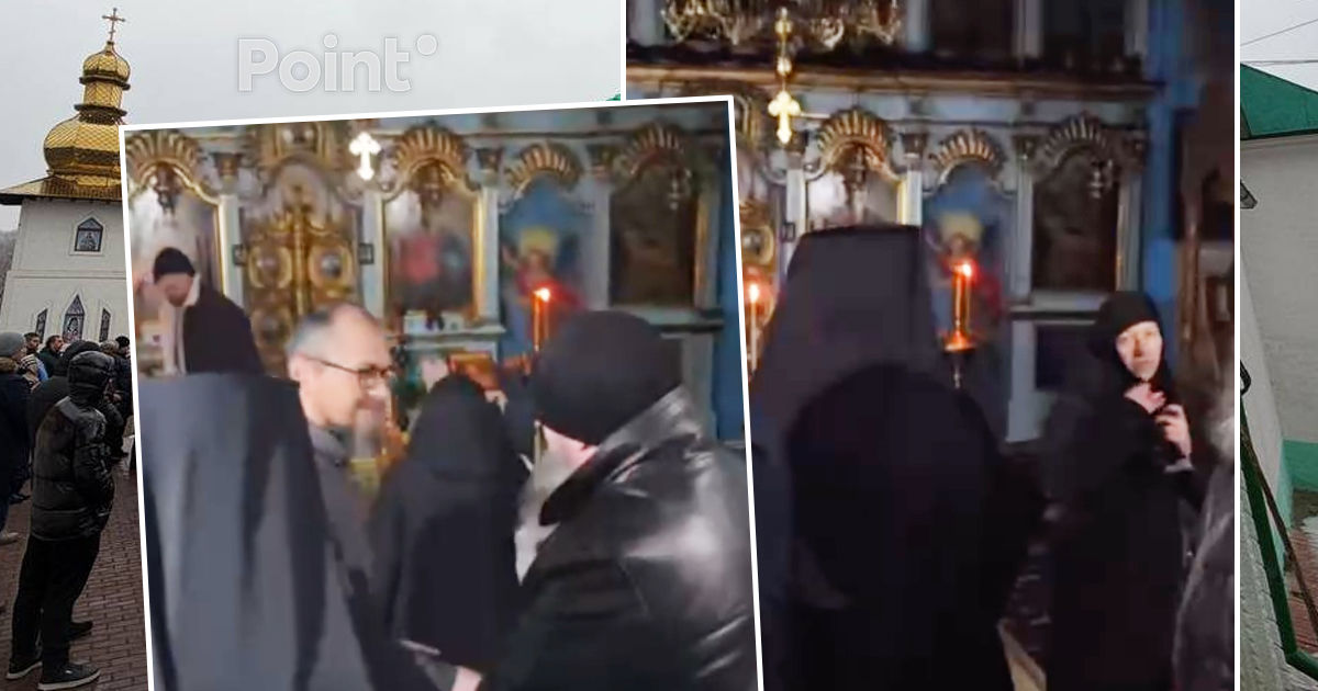 В Деренеу местные жители прорвали кордон и зашли в церковь.