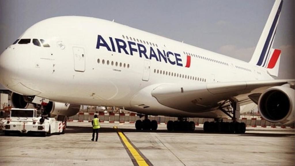 Стала известна причина экстренной посадки самолета Air France в Иране.