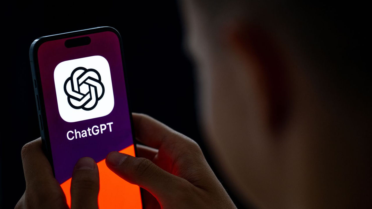 ChatGPT в 96% случаев сохраняет данные о пользователе без его указания.