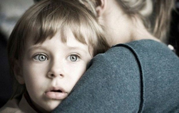 Правительство укрепляет систему соцуслуг для детей, разделенных с родителями.