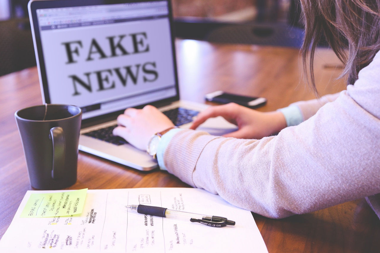 Raport: Campanii masive de dezinformare în ajunul alegerilor, identificate în Moldova.