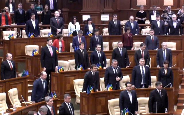 Parlamentul se intruneste in sedinta plenara.