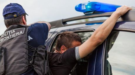 Doi români, reţinuţi de Poliţia de Frontieră pentru trafic de persoane. Foto: border.gov.md