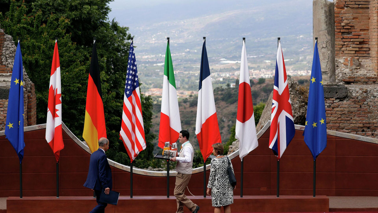 Министры G7 призвали стран-экспортеров нефти увеличить добычу из-за сверхвысоких цен.