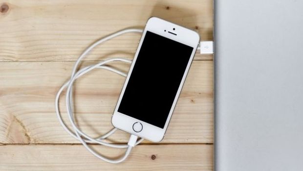 De ce trebuie să-ţi încarci telefonul când bateria ajunge la 50%. 