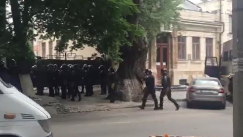 В центр Кишинева стягивают бригады Fulger.