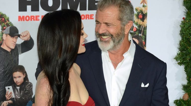Rosalind Ross, iubita lui Mel Gibson, mai tânără cu 35 de ani.