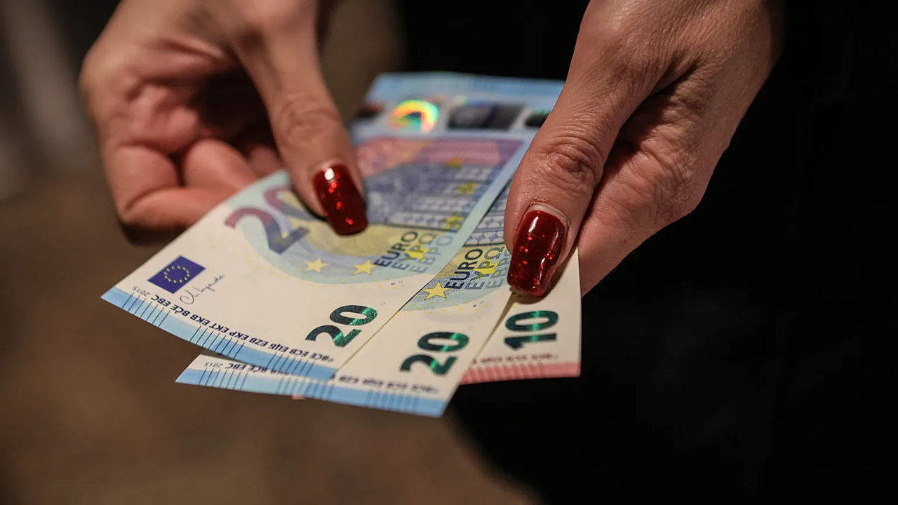 Moldovenii au câștigat 222,3 milioane de euro de la angajatori străini în doar trei luni.