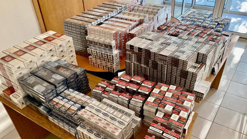 Таможенники обнаружили более 5000 пачек сигарет без акцизной марки.