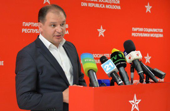 Глава фракции ПСРМ в муниципальном совете Ион Чебан.
