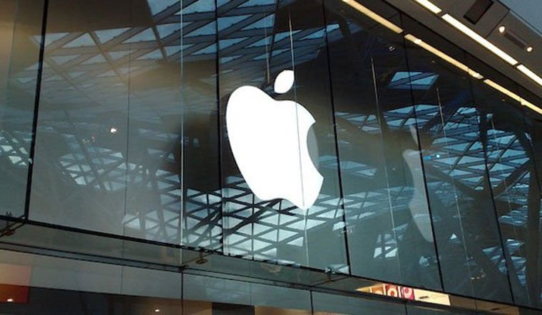 Американская компания Apple возглавила рейтинг самых дорогих брендов по версии Forbes. 