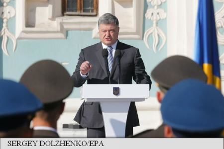 Poroșenko: Ucraina, pregătită să dea o ripostă dură agresorului, dacă el va încerca să lanseze o ofensivă. Foto: Agerpres