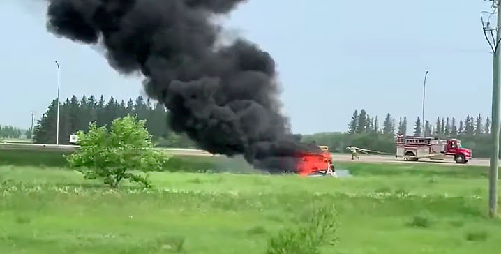 В Канаде в ДТП с автобусом погибли 15 человек и 10 пострадали.