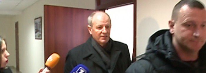 In timpul perchezitiilor, seful-adjunct al Departamentului de Urgenta ar fi suferit un atac cerebral. Foto: protv.md