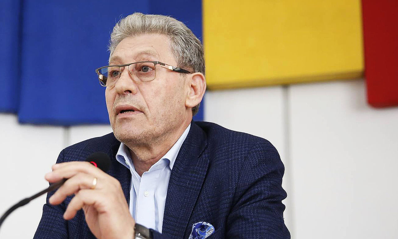 Председатель Либеральной партии Михай Гимпу. Его партия требует отменить изменения статуса русского языка в Молдове.