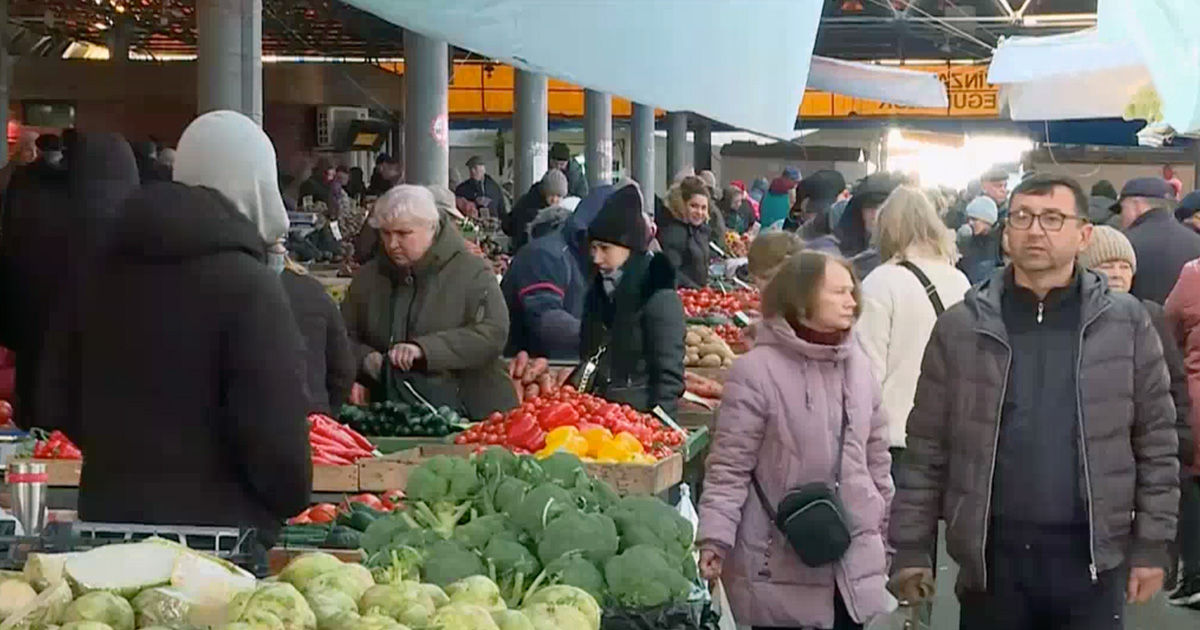 В преддверии праздника молдаване штурмуют рынки и супермаркеты.