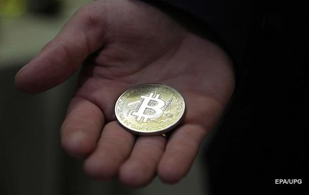 Биткоин по-прежнему популярнее всех остальных криптовалют вместе взятых.