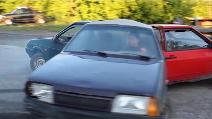 Ruşii au făcut un fidget spiner din trei jumătăţi de VAZ-2109. 
