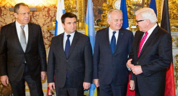Ministrul ucrainean de Externe, Pavlo Klimkin, a mers în direcția opusă amplasării lui Lavrov, refuzând să se posteze lângă acesta.