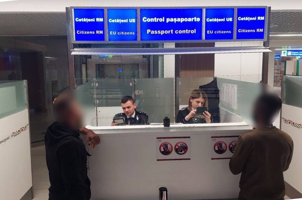 Четверым сомалийцам запретили въезд в Молдову.