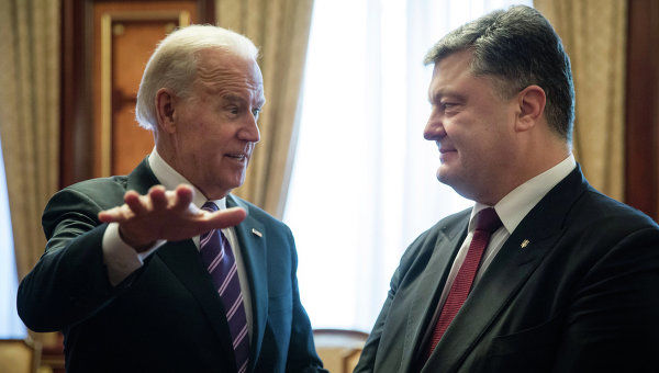 Депутат Рады опубликовал записи разговоров Порошенко и Байдена о внутренних делах Украины.