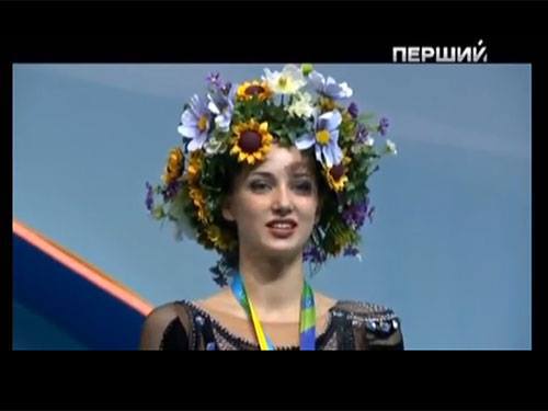 Организаторы турнира оказались не готовы к победе хозяйки, и на церемонии награждения по случаю поднятия украинского флага заиграл гимн России.