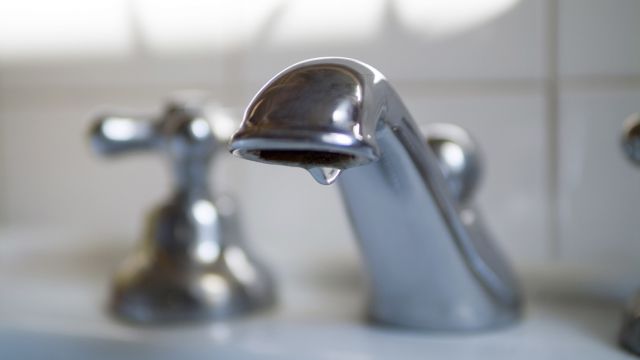 Это связано с работами по укладке нового участка водопровода.  Фото: sevastopolnews.info