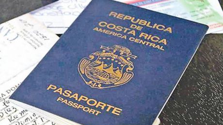 Poliţiştii de frontieră au găsit semne de falsificare în documentele prezentate, emise de autorităţile din Costa Rica. Foto: qcostarica.com